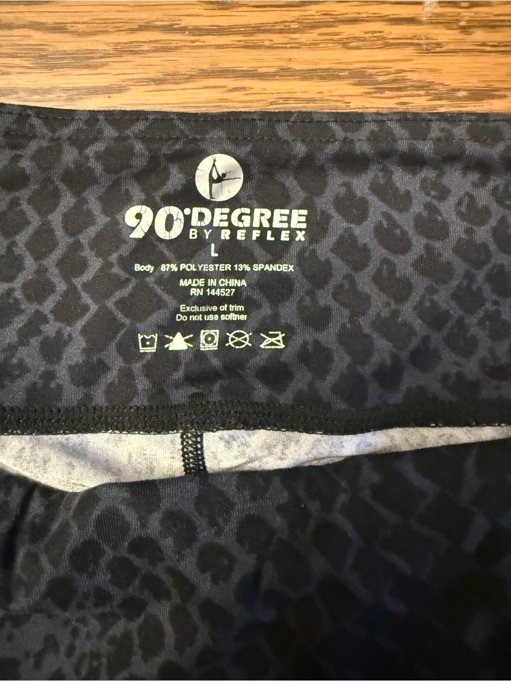90 Degree By Reflex Black Leopard-Print capris length yoga pants